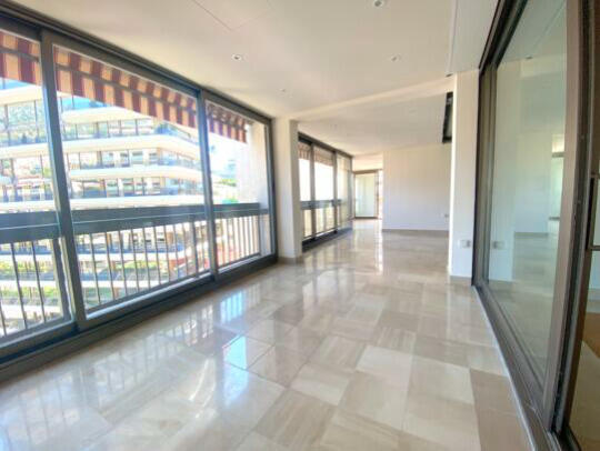 FOR RENT – CARRÉ D’OR – LUXURY 4-ROOM APARTMENT IN PARK PALACE
