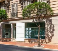 FOR SALE – CONDAMINE – COMMERCIAL SPACE WITH LARGE WINDOW DISPLAY