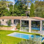 Luxury villa in a calm setting with open views – Gallery 1