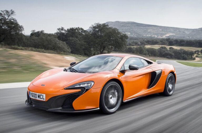 MCLAREN 650 S RENTAL

The McLaren 650 S combines s..