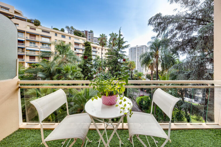 FOR SALE – MONTE-CARLO – RENOVATED 1-BEDROOM APART..
