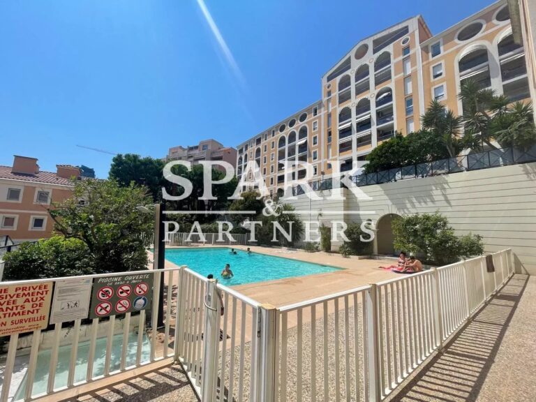 Beausoleil – Saint Roman – 2 rooms in a residence with swimming pool