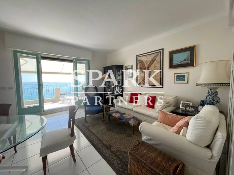 Menton – Garavan – Penthouse 2 rooms panoramic sea view
