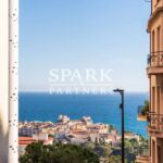 Bright, fully renovated 4-room apartment – Featured