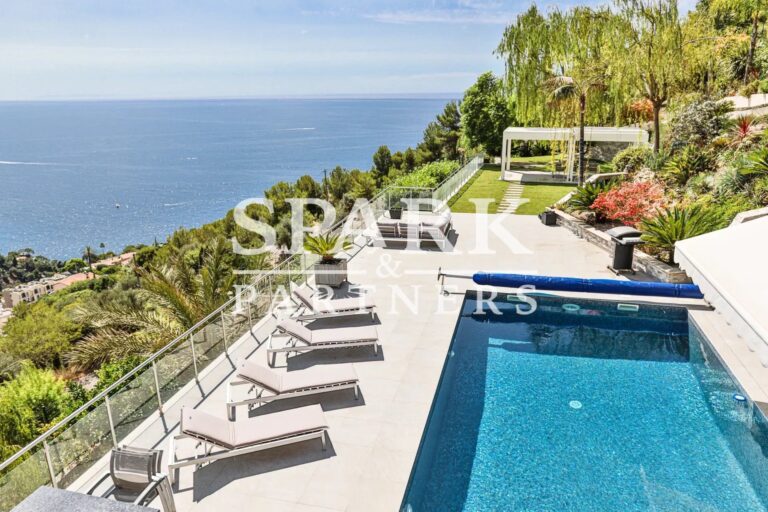 Eze – Luxurious villa with breathtaking views