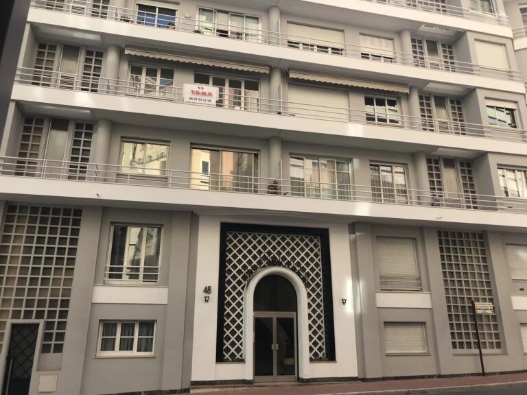 FOR RENT – LES ROTONDES – 3 BEDROOM APARTMENT WITH..