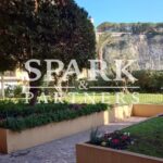 Monaco – Fontvieille – Office with large display window – Featured