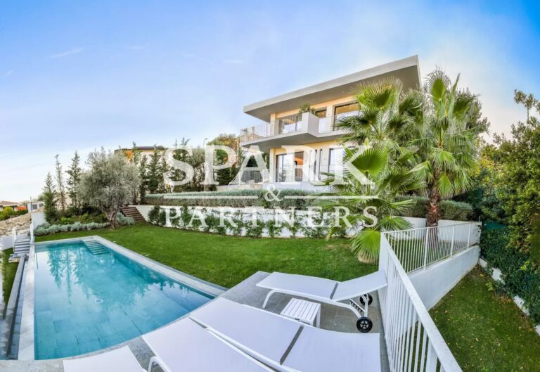 Roquebrune Cap Martin – New modern villa with sea view