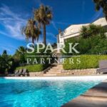 Villa Provençale Traditionnelle avec Vue Mer – Escapade de Rêve sur la Côte d’Azur – Gallery 1