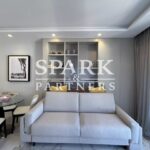 Superb, fully renovated 2-room apartment – Gallery 3