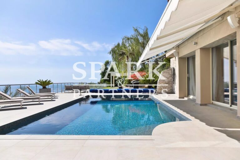 Saint-Laurent d’Eze – Luxurious villa with breathtaking sea views