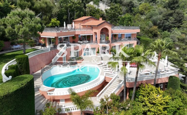 Roquebrune Cap Martin – Splendid villa with panoramic sea view