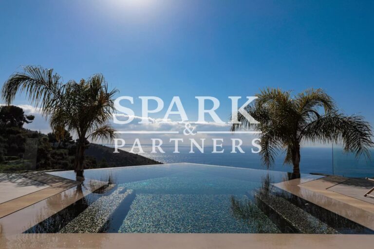 Sait Laurent d’Eze- Splendid villa with panoramic sea view