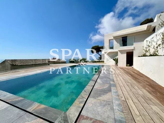 Roquebrune Cap Martin – Villa in private estate