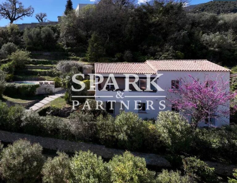 Roquebrune Cap Martin – Detached house in a private estate