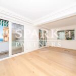Bright, fully renovated 4-room apartment – Gallery 3