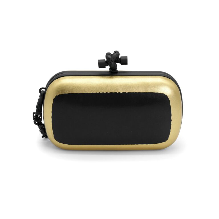 BOTTEGA VENETA – KNOT CLUTCH
Price: €850
Reference..
