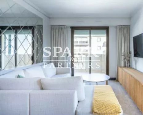 Monaco – La Condamine – Spacious 2-room apartment for mixed use