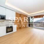 Superb, fully renovated 2-room apartment – Gallery 1