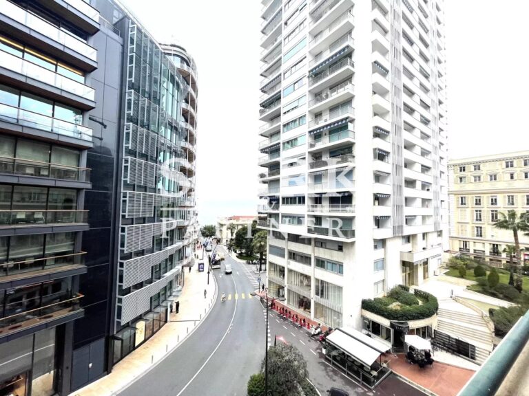 Monaco – Carré d’Or – 4 rooms mixed use