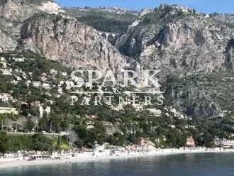 Eze-sur-mer – Waterfront – Villa 6 pieces