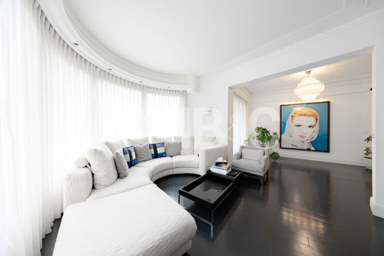 FOR SALE – MONTE-CARLO – MAGNIFICENT 3-BEDROOM REN..