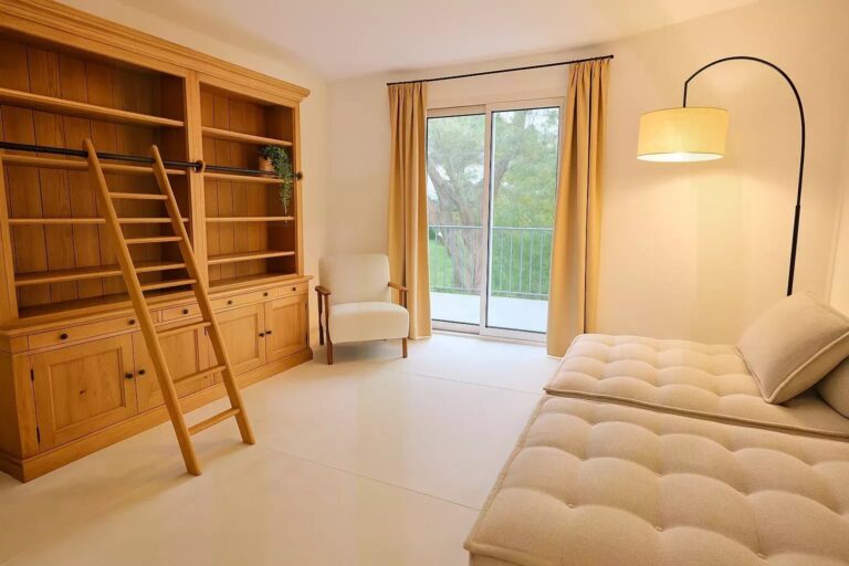 Renovated villa with panoramic sea view