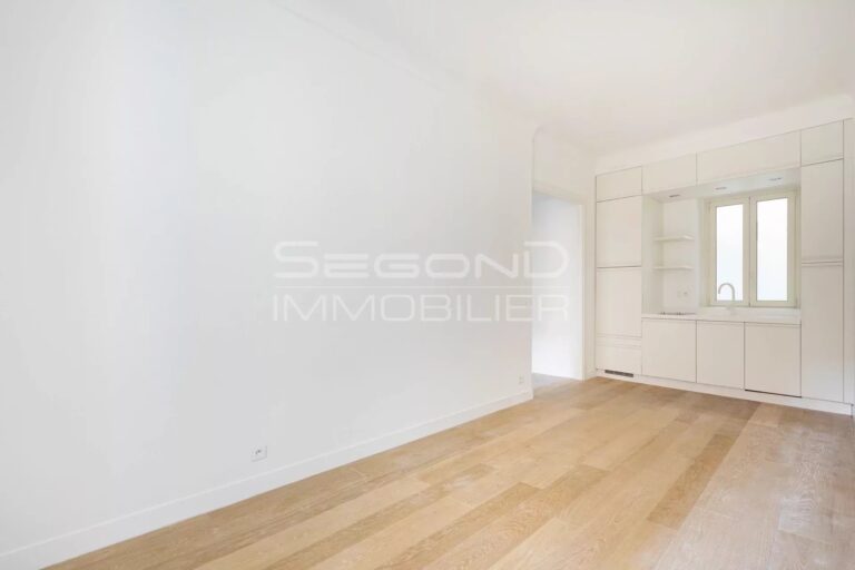 FOR RENT – 2 ROOMS – MONACO-VILLE
Price: €3,200/mo..