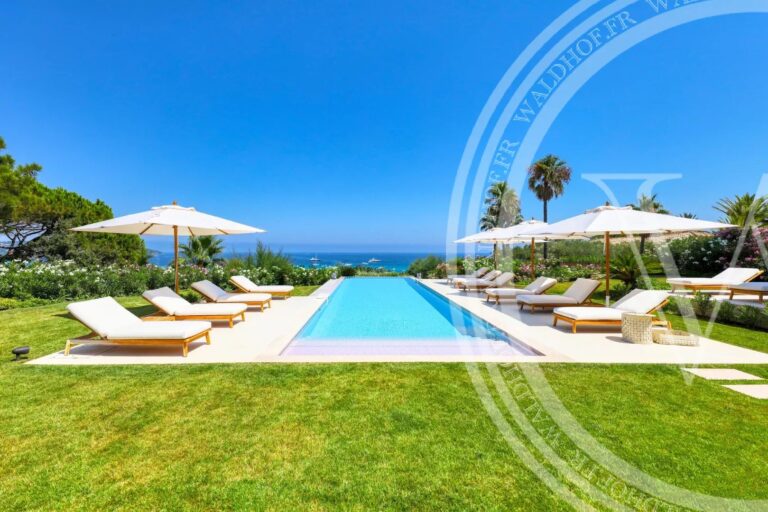 Chic Villa Retreat in Saint-Tropez with Pool, Gardens and Steps to Beach Clubs