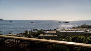 FOR SALE – MONTE-CARLO – RENOVATED 3-ROOM APARTMEN..