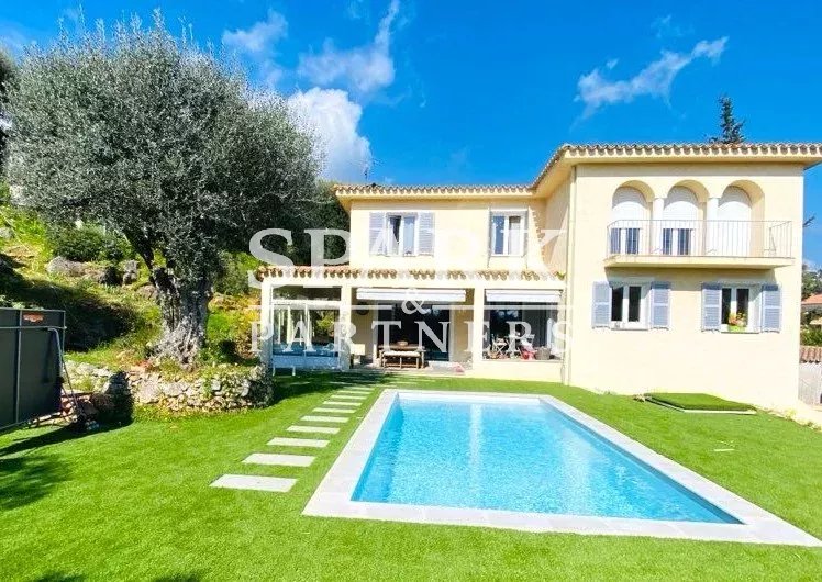 Roquebrune Cap Martin – Near town hall – Beautiful renovated villa