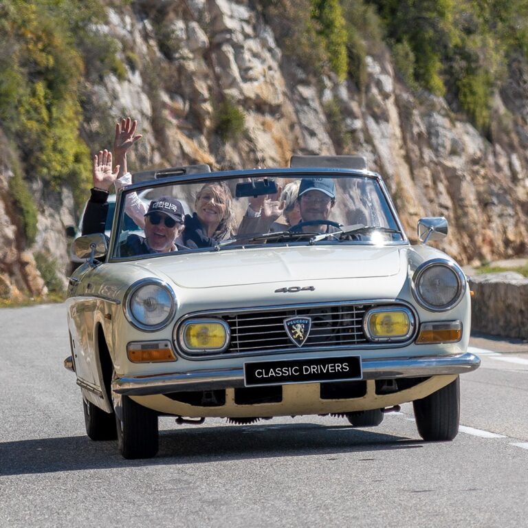 FOR RENT – PEUGEOT 404 (1967) – FRENCH RIVIERA
Yea..