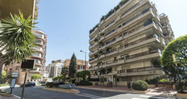 FOR RENT – MONACO – BEVERLY PALACE – STUDIO WITH G..