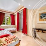 Luxurious 5-Bedroom Villa with Pool in Antibes – Gallery 7