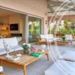 Chic Villa Retreat in Saint-Tropez with Pool, Gardens and Steps to Beach Clubs – Gallery 6