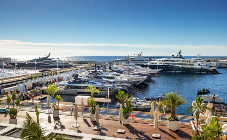 FOR RENT – CARRÉ D’OR – PRESTIGIOUS 3-ROOM APARTME..