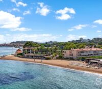 Waterfront refurbished three bedroom apartment for sale in Saint-Tropez with sea view