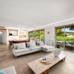 Waterfront refurbished three bedroom apartment for sale in Saint-Tropez with sea view – Gallery 2