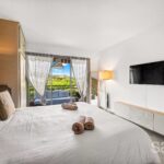 Waterfront refurbished three bedroom apartment for sale in Saint-Tropez with sea view – Gallery 8