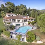 Contemporary villa facing the village of Saint-Paul de Vence – Gallery 2
