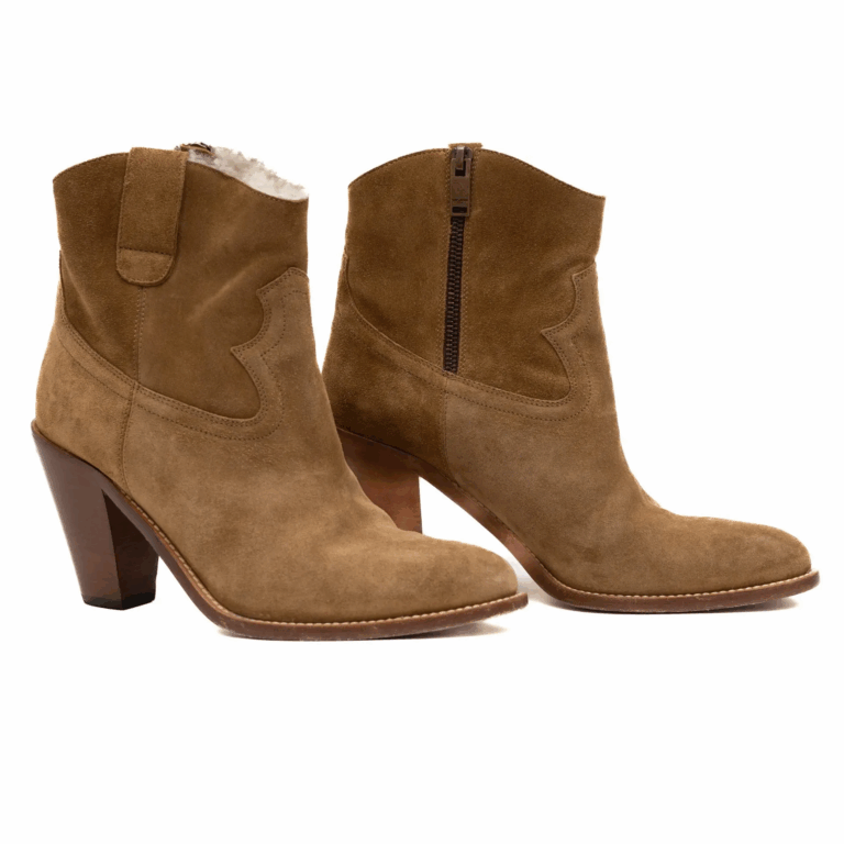 SAINT LAURENT BROWN SUEDE ANKLE BOOTS – FUR LINED
..