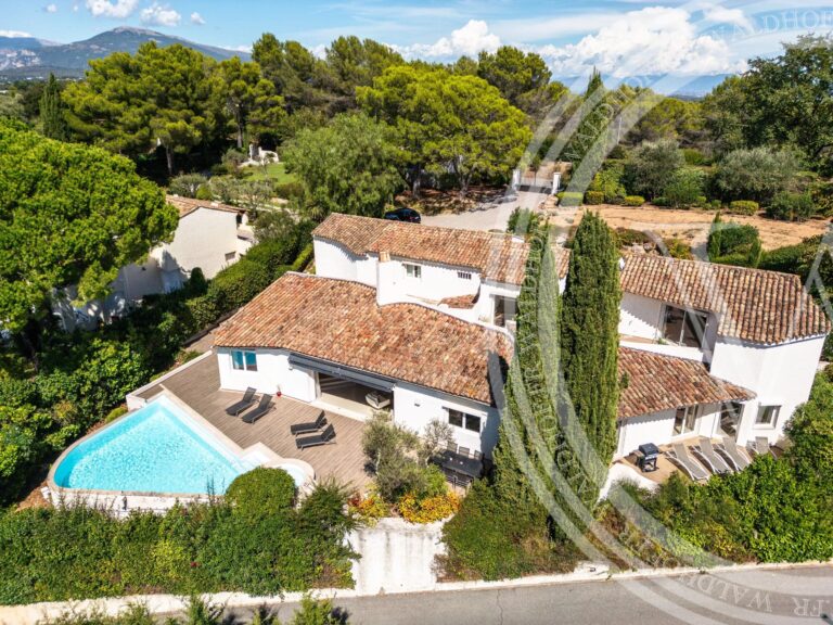 Luxury Villa in Mouans-Sartoux with 8 BedroomsViews