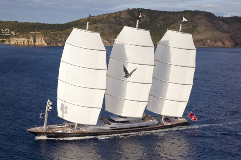 Yacht Charter – M/Y MALTESE FALCON
Perini Navi | 8..