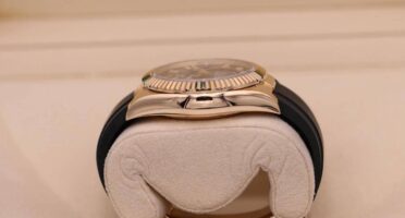 This Rolex Sky-Dweller is in excellent condition. ..