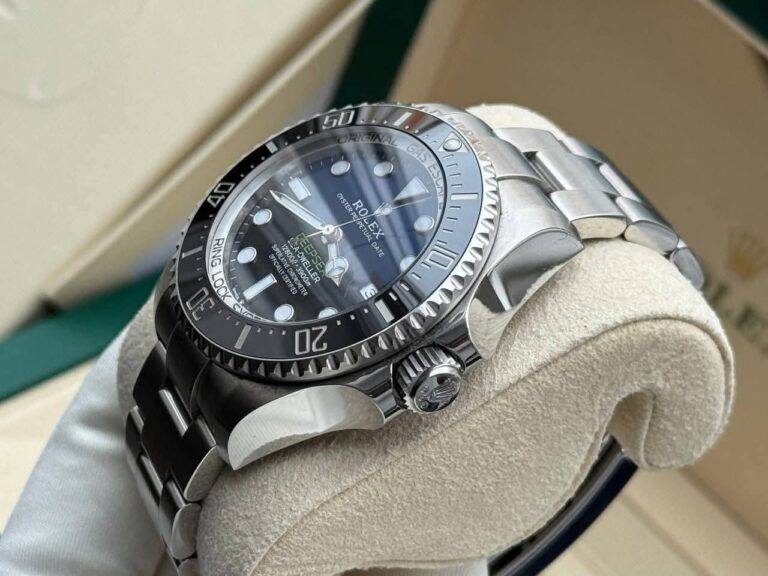 Rolex Sea-Dweller Deepsea D-Blue “James Cameron”

..