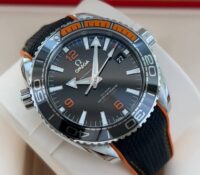 OMEGA Seamaster PLANET OCEAN 600M Master Chronomet..