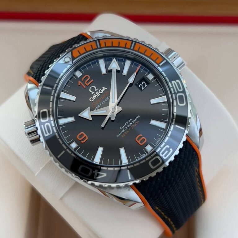 OMEGA Seamaster PLANET OCEAN 600M Master Chronomet..