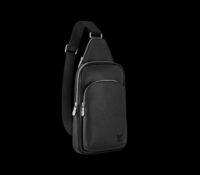 Avenue Slingbag

Made from Taiga leather, this Ave..