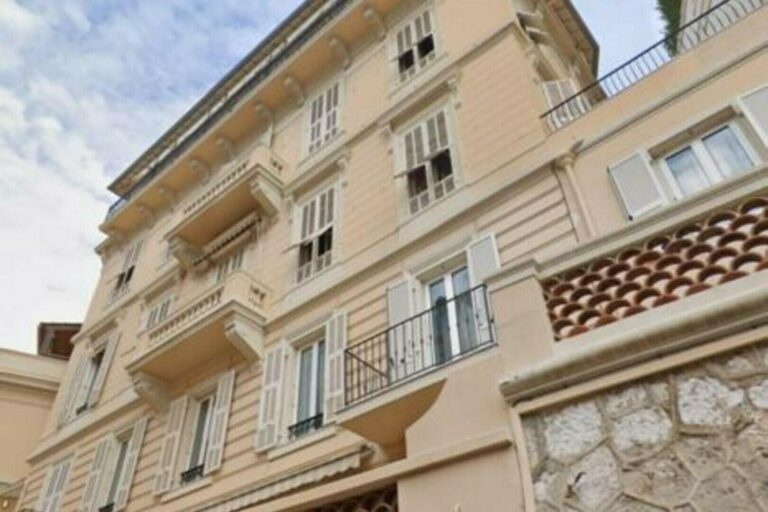 FOR SALE – MONTE-CARLO – RENOVATED 2-ROOM APARTMEN..