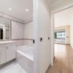 648b27f9230fd-photo-hd